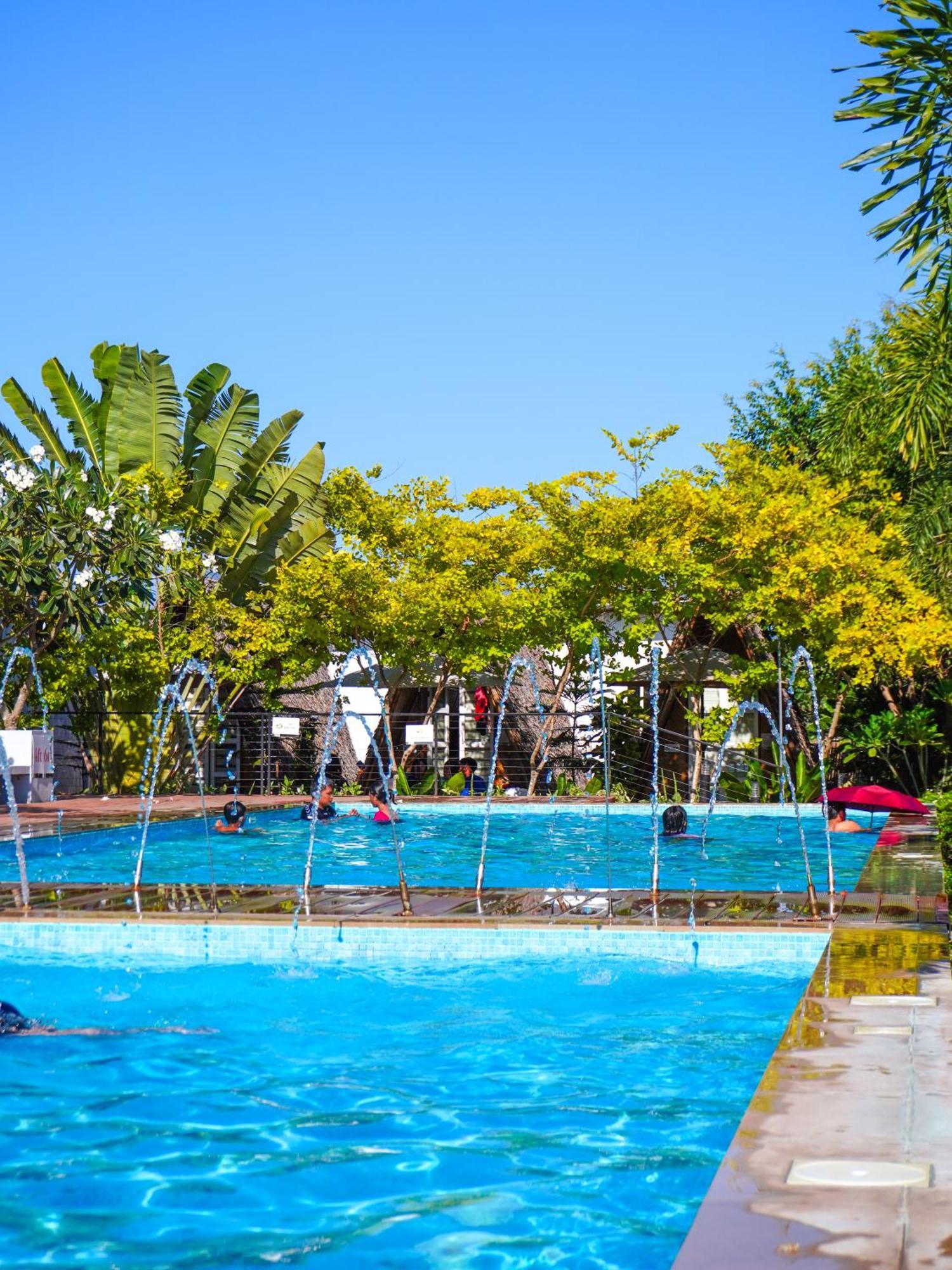 Urban Oasis Resort, Tarlac Exterior foto